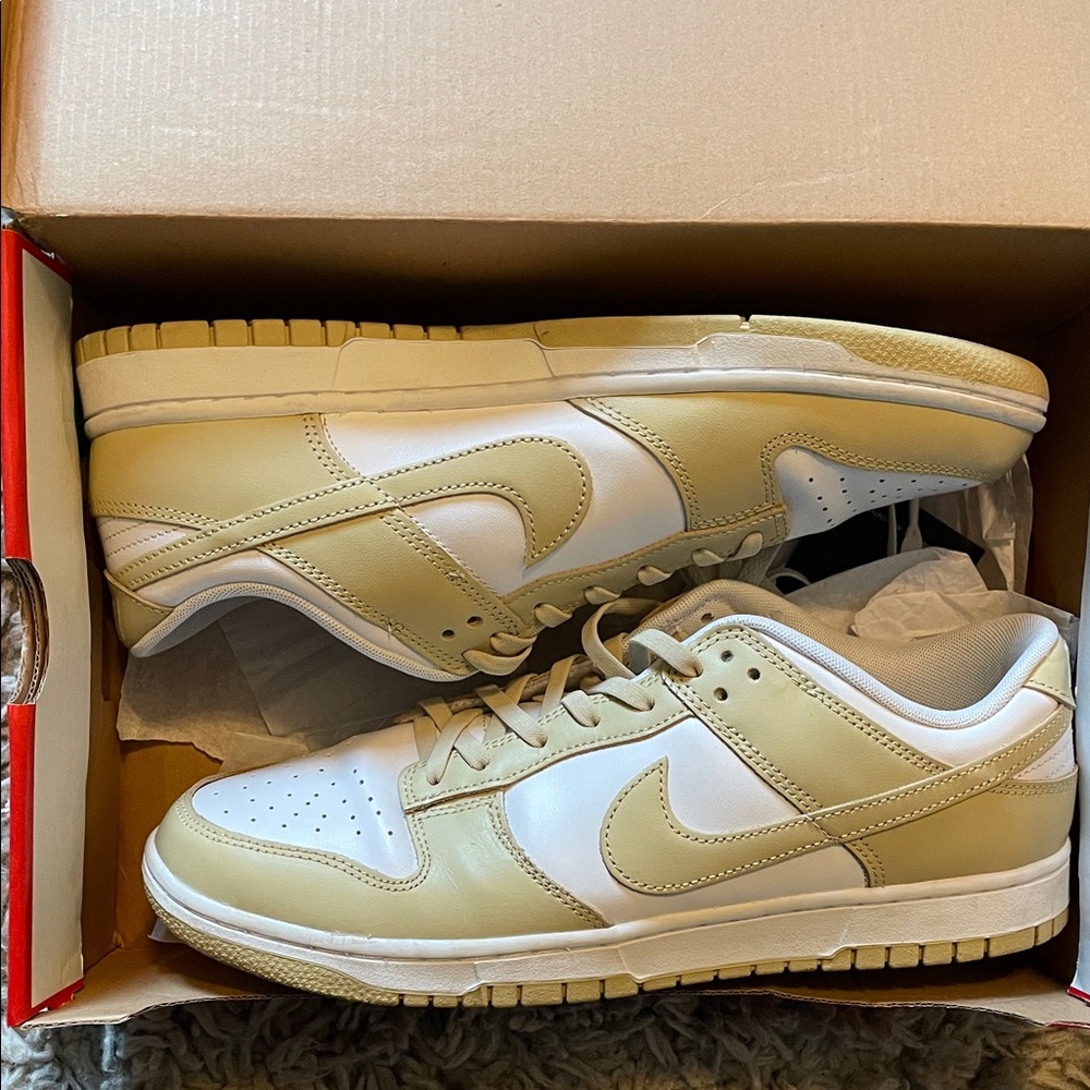 Nike dunk low team gold